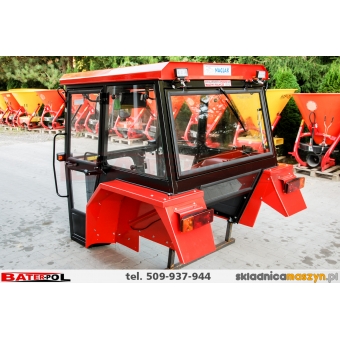 Kabina C-330 NAGLAK z metal. kanciastymi błotnikami,drzwi na koło,dach uchylny,boczne szyby uchylne oświetlenie,halogeny LED